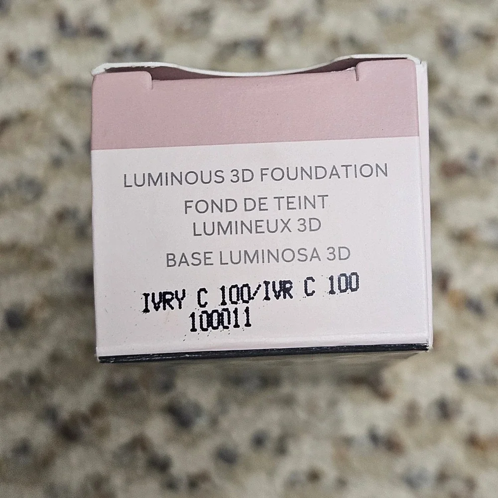 Mary Kay TimeWise Luminous 3D Foundation Ivory C 100 Normal to Dry Skin‎ 1oz